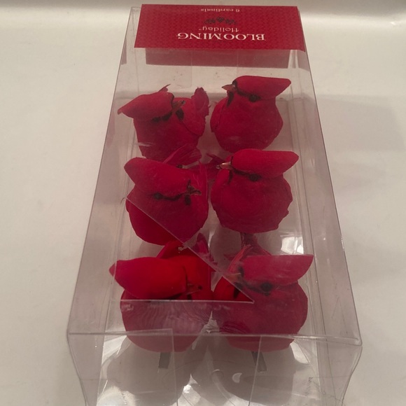 Christmas Blooming Holiday Red Cardinals Clip Ons Set of 6 New In Packaging - Picture 4 of 10